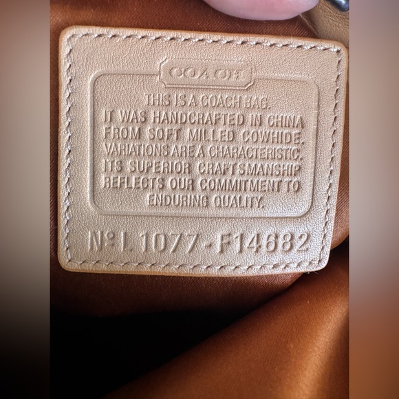 Coach Penelope 2010 Pebbled Leather Cream Shoulder Bag with ruffled edges. - Picture 7 of 10